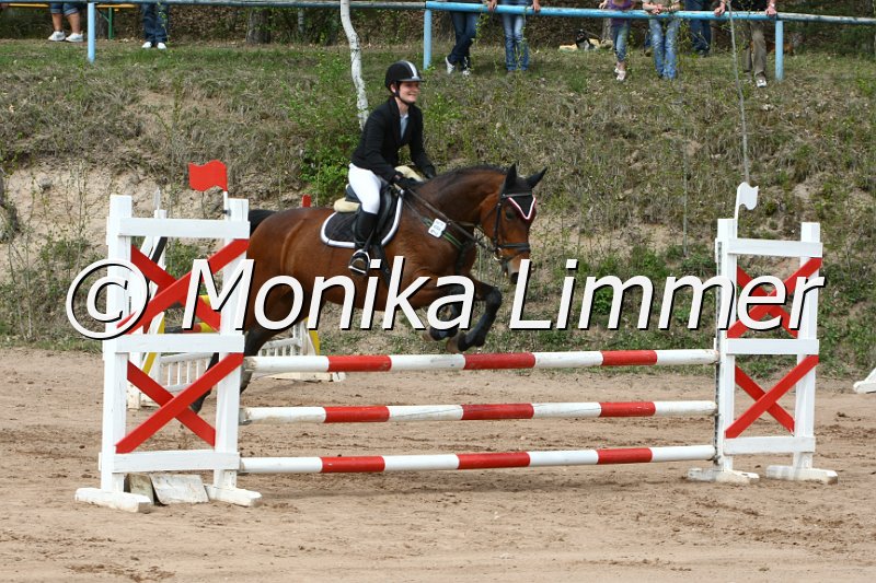 204M0197_Mary Anne_Spring_Ax.JPG